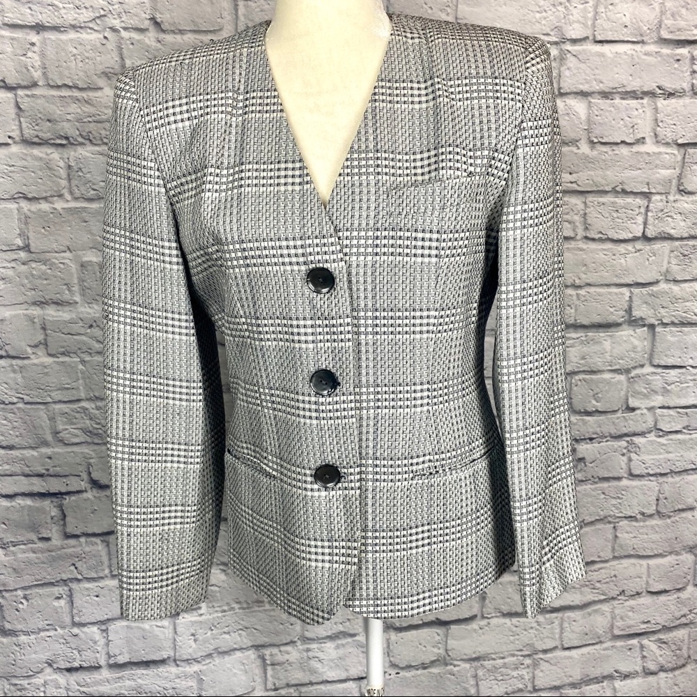 Michelle Stuart Blazer